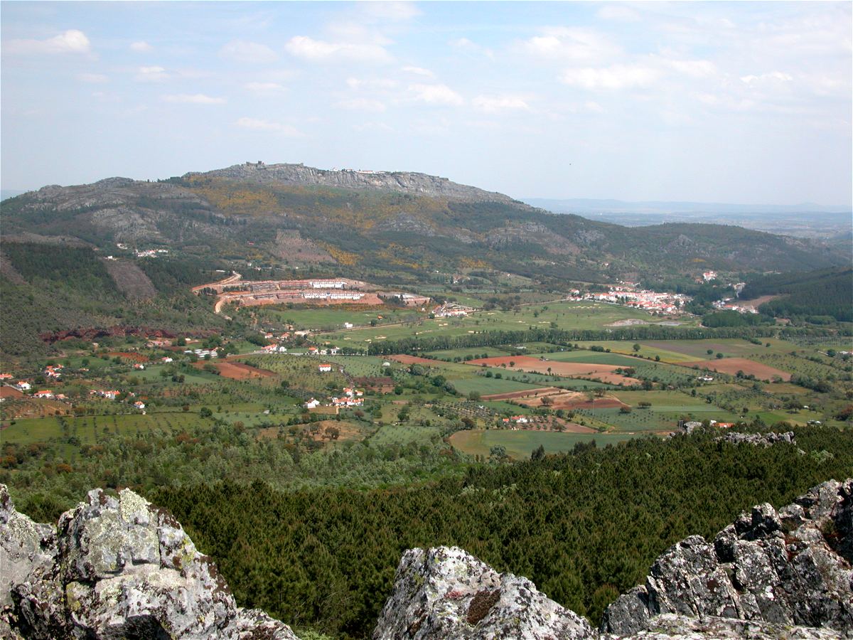 Marvao view from Pena do Gato CJP030